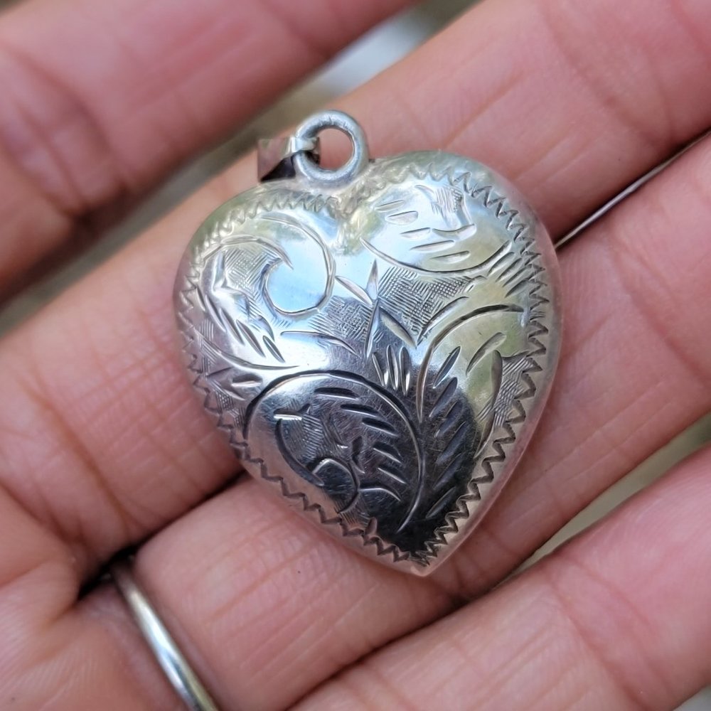 Vintage puffy heart hand engraved 925 sterling silver necklace pendant